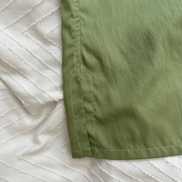 Vintage Green button up - Picture 9 of 14